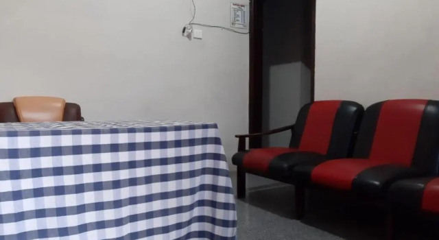Charisma Homestay, Rezervovat Hotel Hotely v centru Tenggilis Mejoyo, hotely v centru Tenggilis Mejoyo