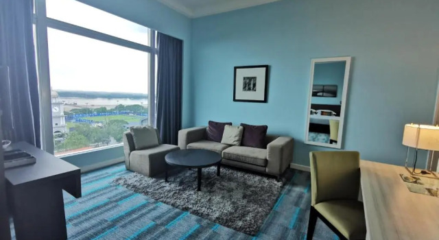 Полулюкс Thistle Johor Bahru