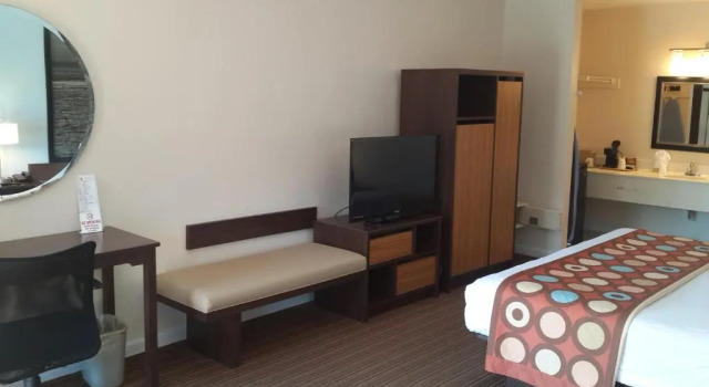 Номер Standard с видом на бассейн Super 8 by Wyndham Homestead Florida City Gateway to Keys