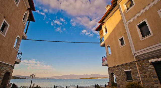 Hercules, Book Hotel Amaliapoli Thessalia