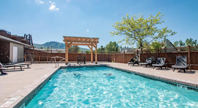 Prospector Condos by Park City Vacations, Забронировать Отель Отели Парк-Сити с бассейном, Бассейн