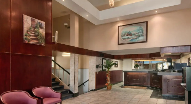 Canadiana Motor Inn, Buchen Sie Hotel Winnipeg Manitoba