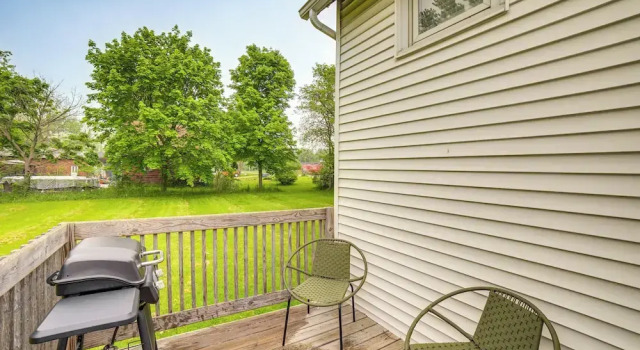 Serene South Haven Retreat w/ Deck: 1 Mi to Dtwn!, Buchen Sie Ferienhaus South Haven Michigan