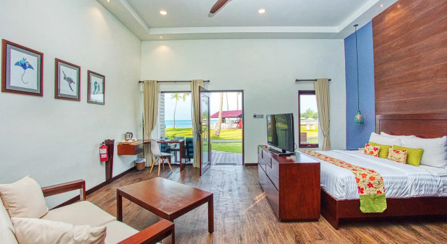 Шале с видом на море Mayang Sari Beach Resort