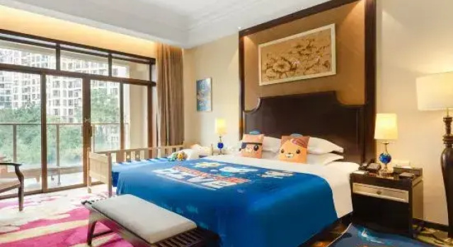Семейный люкс с балконом Poly Hotspring Guiyang Hotel