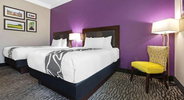 Четырёхместный номер Standard La Quinta by Wyndham Pearland