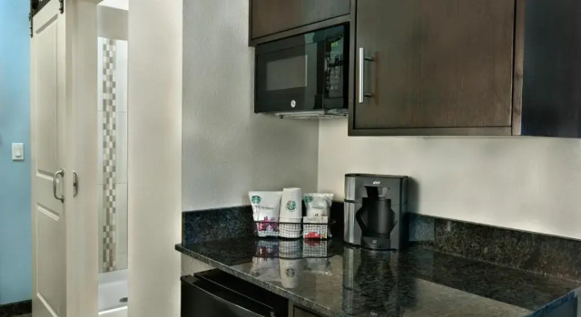 Люкс с 2 комнатами Oxford Suites Bellingham
