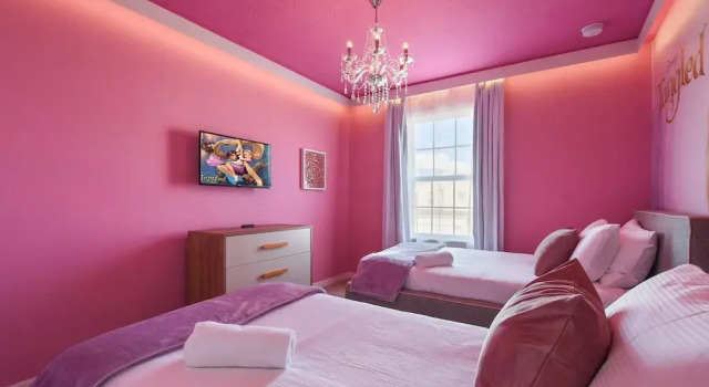 Lux Family Home in Exclusive Windsor Island Resort