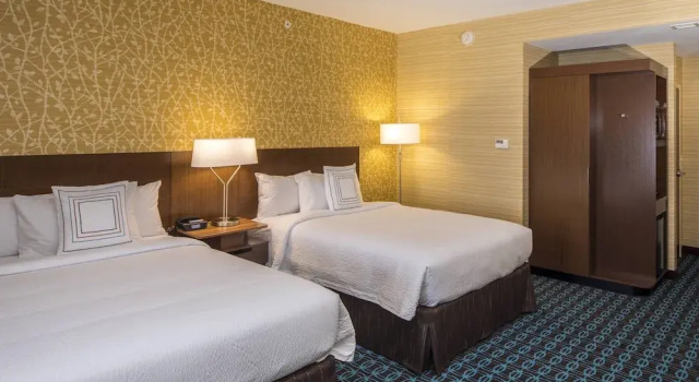 Fairfield Inn & Suites Pittsburgh North/McCandless Crossing, 预订 酒店 麦坎德利斯 宾夕法尼亚州