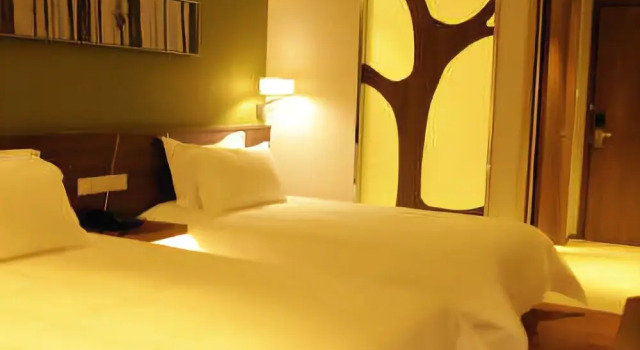 Pesht Hotel, Prenota Hotel Hotel a Shaanxi con parcheggio, Parcheggio