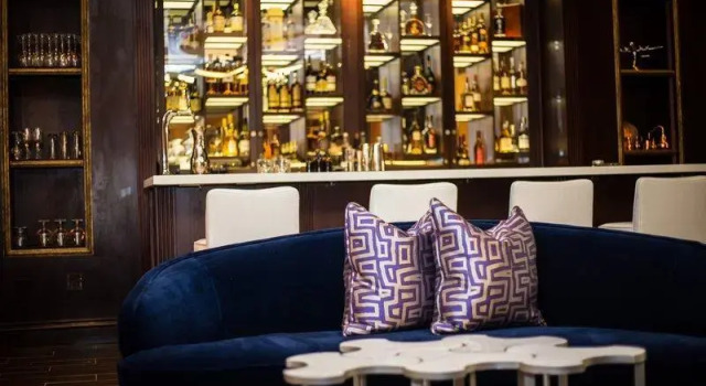 Четырёхместный номер Standard Kimpton Marlowe by IHG