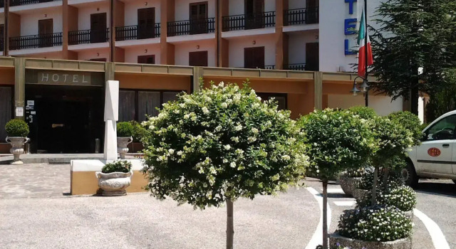 Hotel Kiris, Забронировать Отель Виджано Базиликата