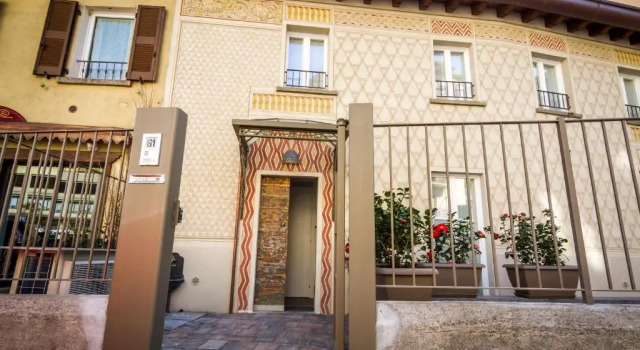 Casa Perlasca, Book Hotel Hoteller i Cernobbio med parkering, Parkering
