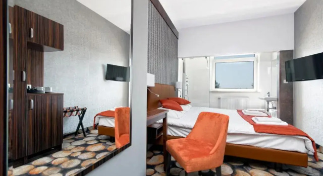 Kmicic, Prenota Hotel Krasnik Lubelskie