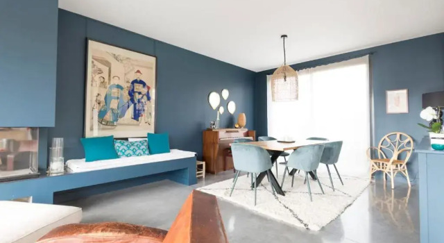 Коттедж Pleasant Family house with swimming pool