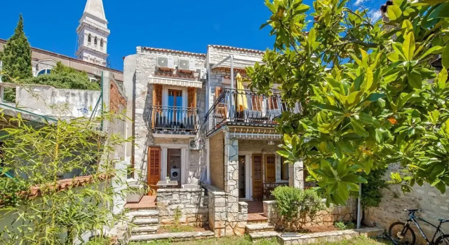 Cozy Holiday Home in Rovinj With Terrace, Забронировать Отель Ровинь Rovinj Riviera, рядом с Пристань для яхт Ровиня