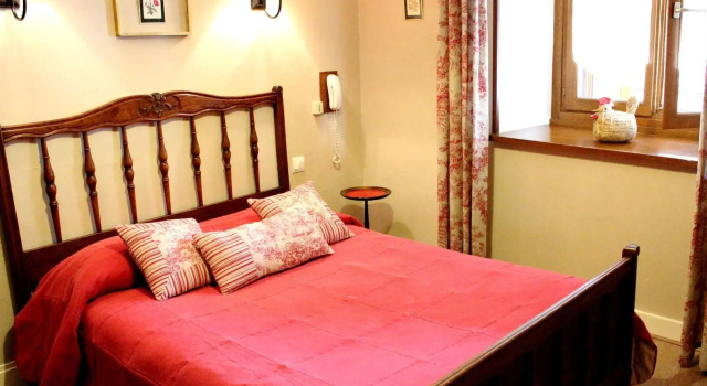 Logis Hotel De La Poste, Rezervovat Hotel Hotely v Côte-d'Or s bazénem, Bazén