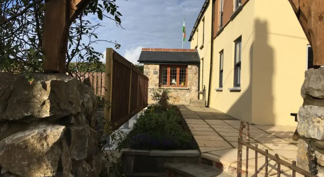 Willow Mews