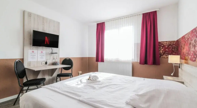 Номер Comfort Hotel Café Galerie I Hannover-Garbsen I Free Parking