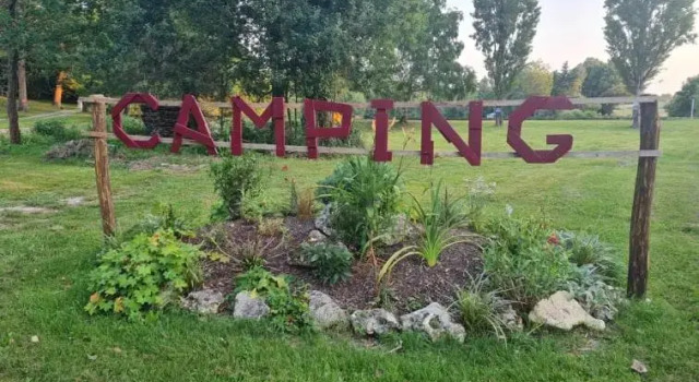 Camping de la Reuille, Забронировать Кемпинг Флере-ла-Ривьер 
