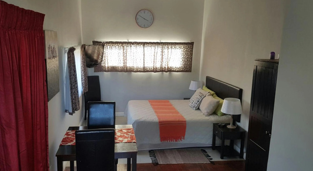 Beachway B&B, Забронировать Отель «постель и завтрак» Порт-Элизабет 
