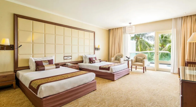 Номер Deluxe с балконом и с красивым видом из окна Sea Links Beach Hotel