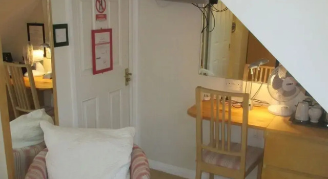 Abbey Guest House, Забронировать Гостевой дом Отели Котсуолда с парковкой, Парковка