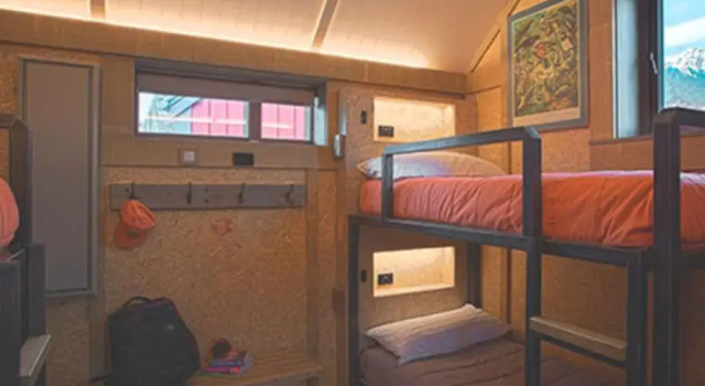 Кровать в общем номере Headwaters Glenorchy Eco Lodge