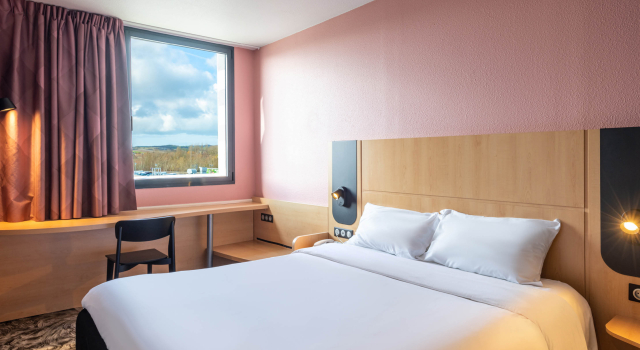 B&B HOTEL Calais Terminal Cité Europe 2 étoiles, Забронировать Отель «постель и завтрак» Кале Opal Coast