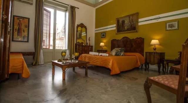 Cavour il Conte Camillo Bed&Breakfast