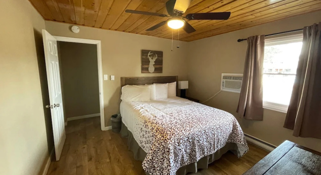 Трёхместный люкс Estes Mountain Inn
