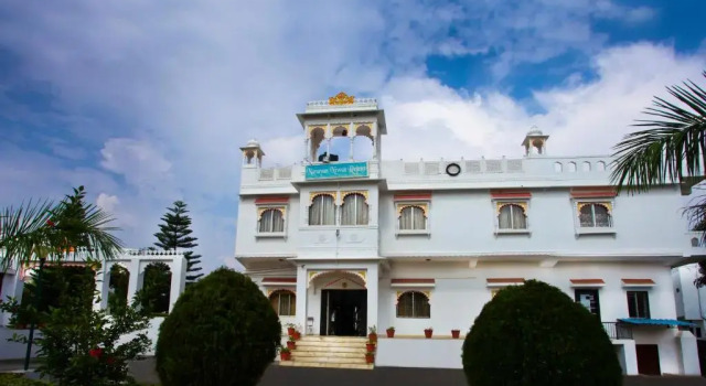 Narayan Niwas Resort, Забронировать Курортный отель Отели штата Раджастхана с парковкой, Парковка