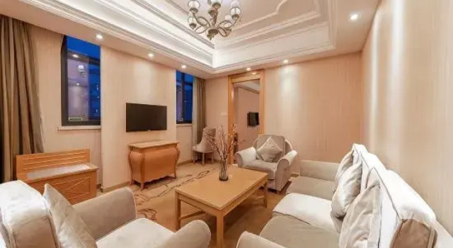 Люкс Deluxe c 1 комнатой Vienna Hotel (Luoding Luocheng Branch)