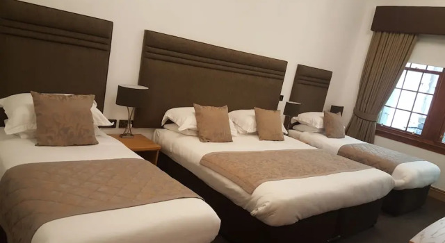 Четырёхместный номер Superior McLays Guest House