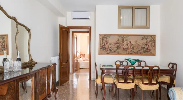 Hortis Apartment, 5 persone, 2 camere, balcone, Metro C e tram per il centro