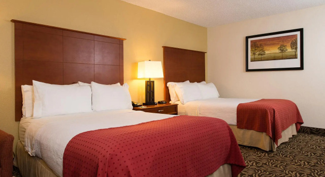 Четырёхместный номер Standard Doubletree By Hilton Wilmington, Nc