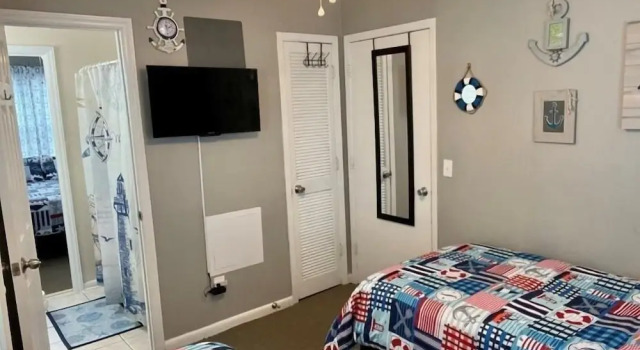 Коттедж Sandy Bottoms 4 Bedroom Home by RedAwning