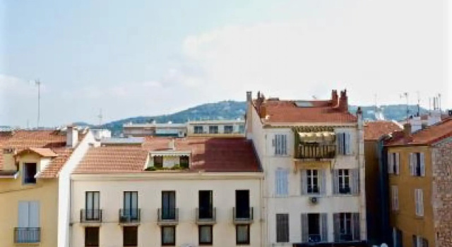 Studio Situated Right on the Rue Antibes Cannes Main Shopping Street Easy Walk to Beaches and Palais - 1585
