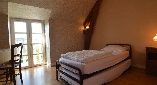 Cozy Holiday Home in Saint-bohaire With Fenced Garden, Boek Hotel Saint-Règle Centre