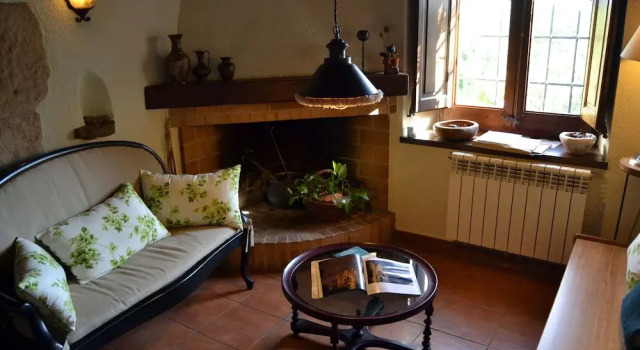 Reposo goce y alimento para los sentidos, Book Hotel Hoteller i Canoves med parkering, Parkering
