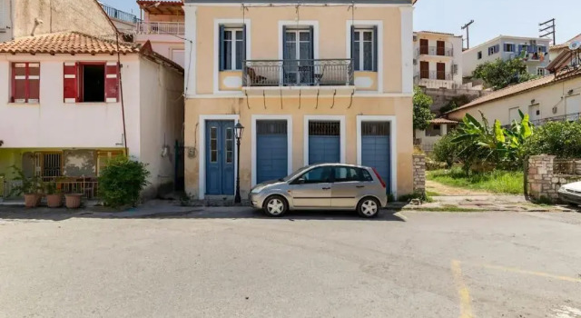 Коттедж Traditional house at Koroni near beach
