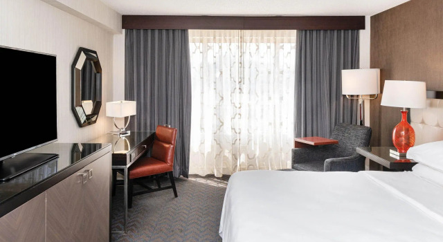 Двухместный номер Traditional с видом на монумент Sheraton Indianapolis City Centre Hotel