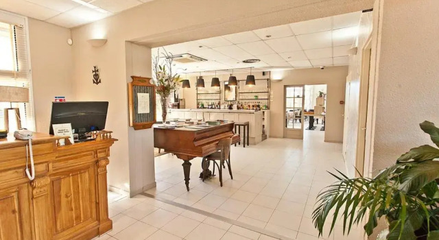 Hôtel le Mas des Ponts dArles, Prenota Hotel Fourques ViaRhona