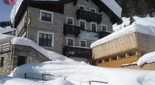 Chalet Stella Alpina Hotel & Wellness SPA, Varaa Mökki Bedretto Val Bedretto