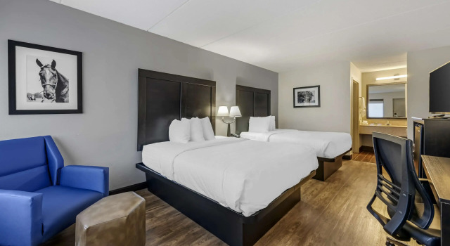 Четырёхместный номер Standard Best Western Celebration Inn & Suites
