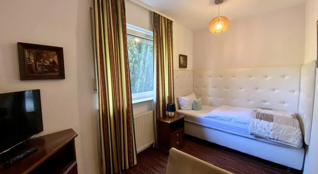 Hotel Attaché, Забронировать Отель Раунхайм земля Гессен