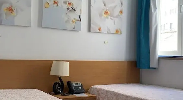 WEAA Hotel, Rezervovat Hotel Hotely v Oeste s parkováním, Parkování