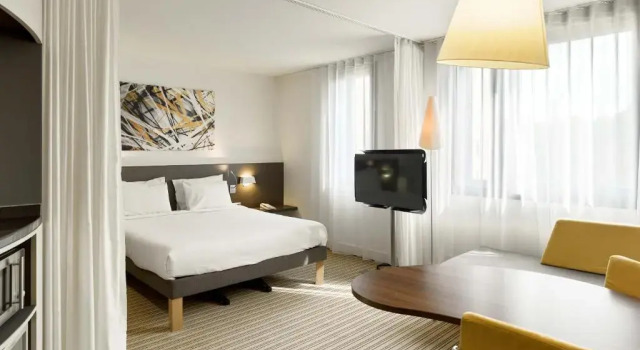 Трёхместный номер B&B HOTEL Paris Grand Roissy CDG Aéroport 4 étoiles