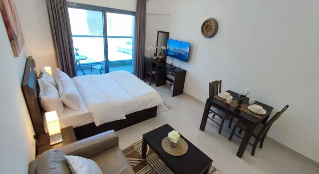 SuperHost - Elite Studio With Balcony Overlooking the Canal, Забронировать Апартаменты/квартира Дубай Эмират Дубай, рядом с Marasi Promenade