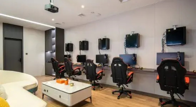 Кровать в общем номере No.1 International Hotel